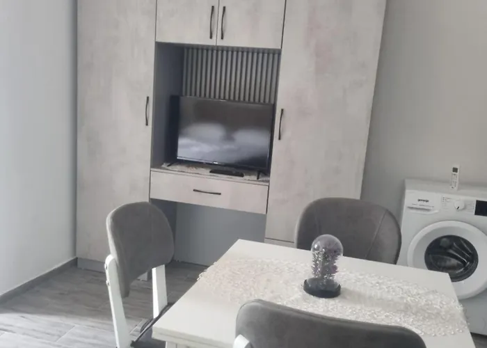 Megi-rent Vlorë