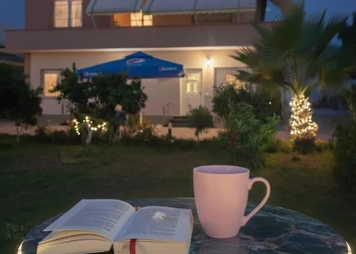 Megi-rent Apartment *